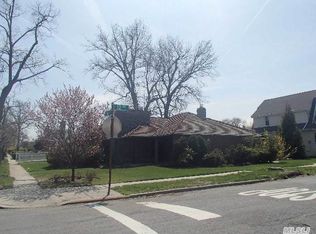 1232 160th St, Whitestone, NY 11357