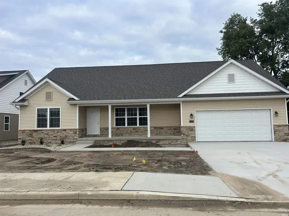 110 Peace Tree Village Dr #12, Rochester, IN 46975