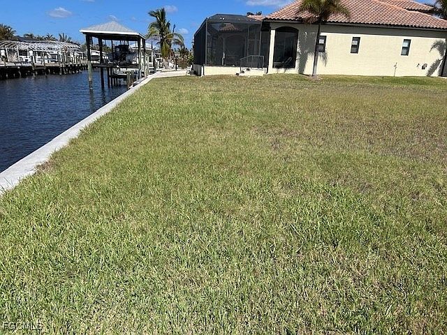 2nd image of 2417 Macadamia Ln