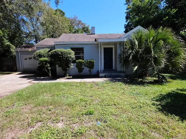 1 Keys Ct, Pensacola, FL 32505