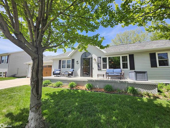 3rd image of 114 Cathedral Oaks Rd