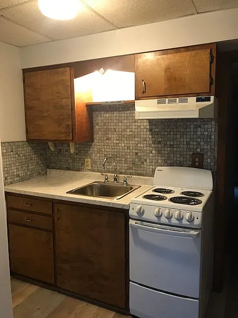 Studio, $695 — Photo 4