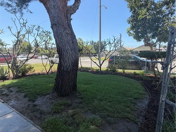 10445 Rose Hedge Dr, Whittier, CA 90606