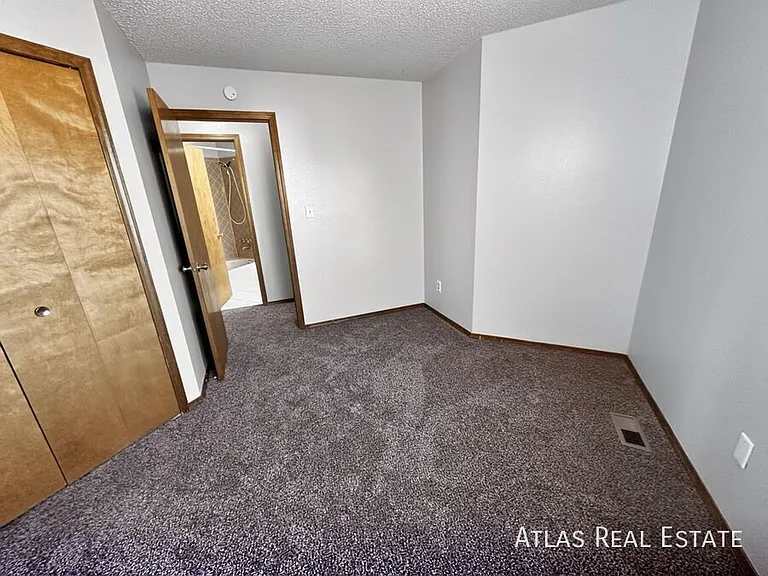 3820 Dolphin Cir — Photo 20