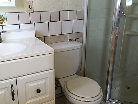 3rd image of 7975 Lake Andrita Ave