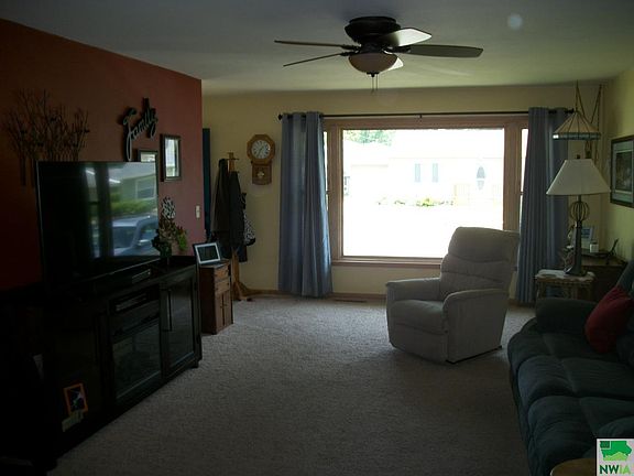 5th image of 633 N Saratoga Ave