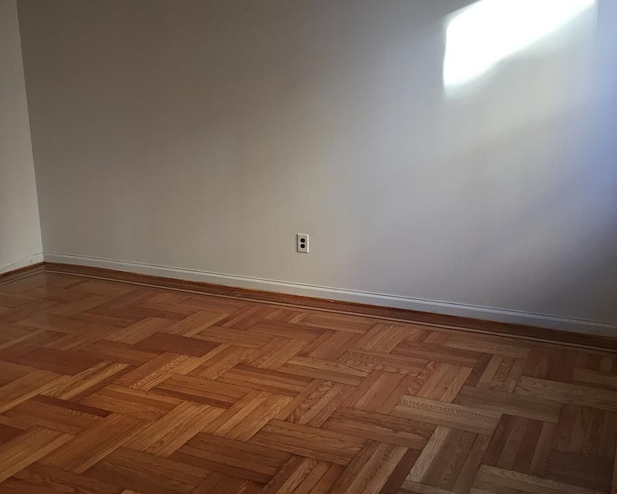 2nd image of 2002 Story Ave