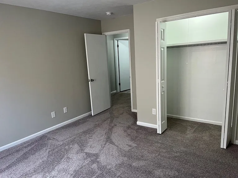 5135 Smith Creek Rd #B — Photo 4
