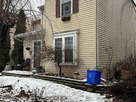 2nd image of 1739 Wendy Ln