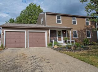 927 Lancaster Dr, Medina, OH 44256