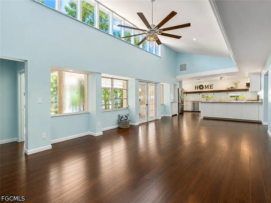 4 bed, 3.0 bath, 2922 sqft, $2,900 — Photo 4