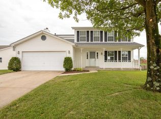 4015 Cambridge Crossing Dr, Saint Charles, MO