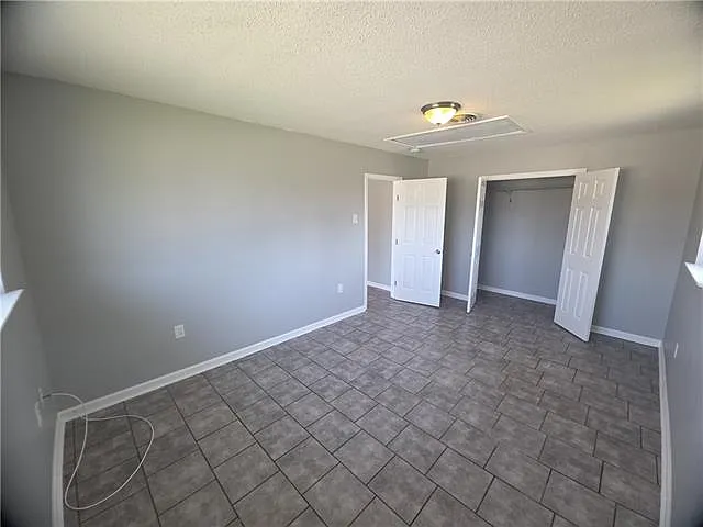 1684 Lauradale Dr — Photo 13