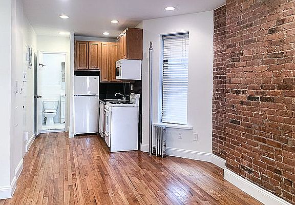 2nd image of 423 E 81st St APT 5RW