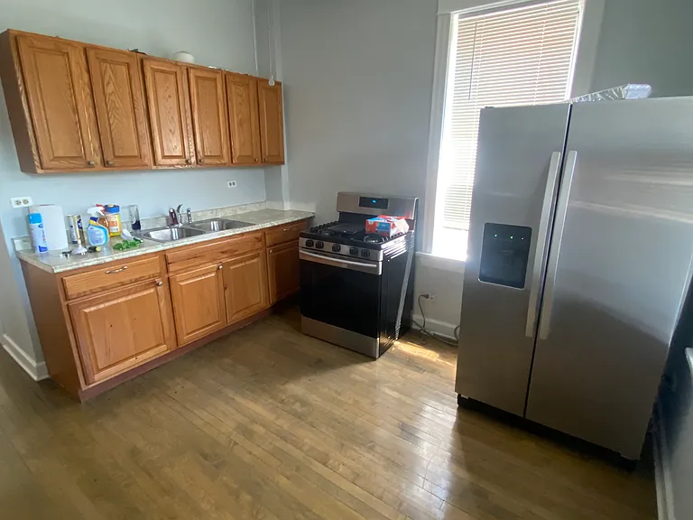 2326 N Sacramento Ave #1 — Photo 6