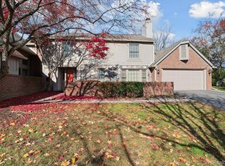 1180 Stonecrest Dr, Bloomfield Hills, MI