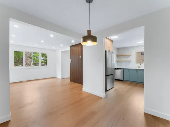 4 Belmead Gdns NW, Edmonton, AB T5T 1J1