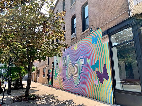 2nd image of 2912 N Milwaukee Ave #2F