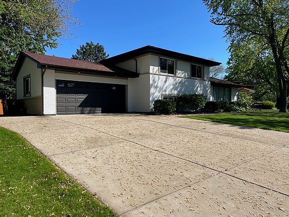 2nd image of 7418 Dorothy Ln