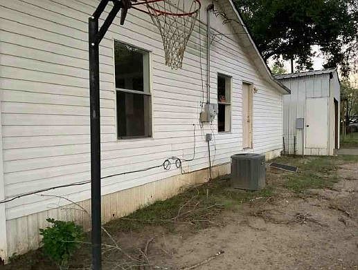 3rd image of 1001 S 5th St
