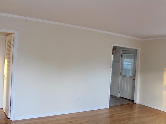 5th image of 5855 27th Ave S
