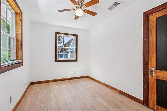 1611 Hollygrove St — Photo 9