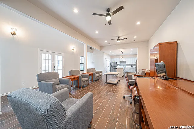 233 Esmeralda Dr — Photo 10