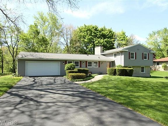 2nd image of 25 Lynwood Dr