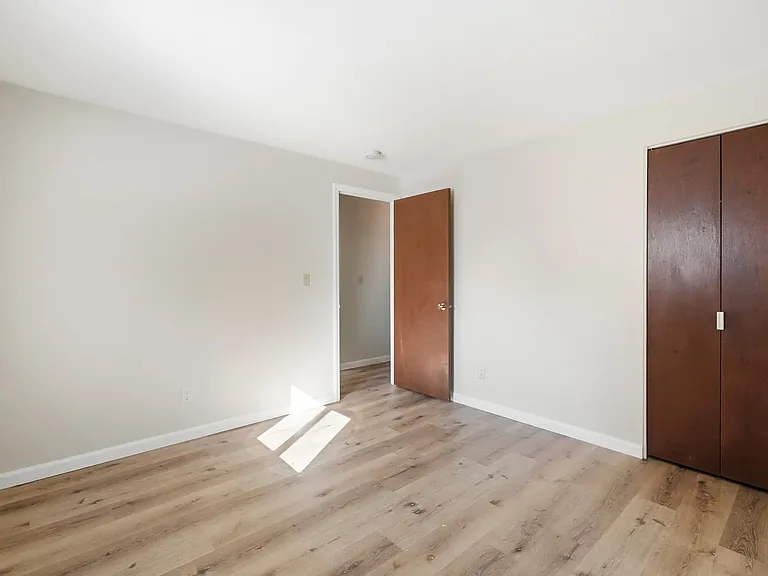 6537 Highbury Rd — Photo 6