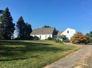 8 Chebacco Rd, Ipswich, MA 01938