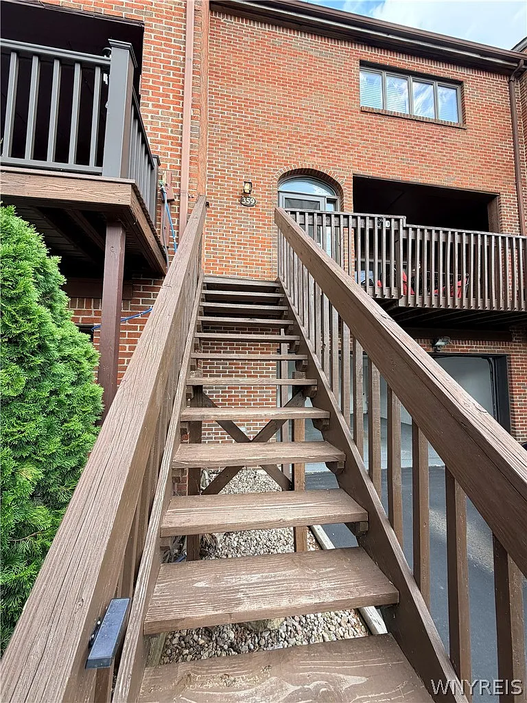 2 bed, 2.5 bath, 1632 sqft, $3,500 — Photo 3