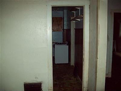 4th image of 136 Illinois Ave