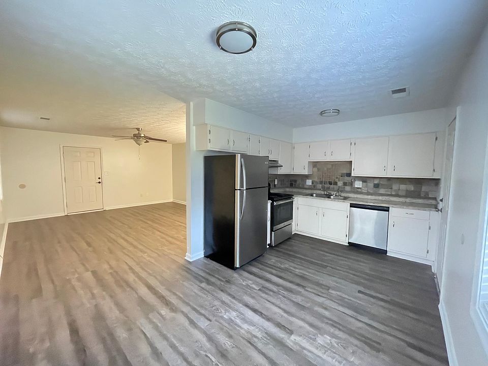 1st image of 135 Kimberly Way SW #135