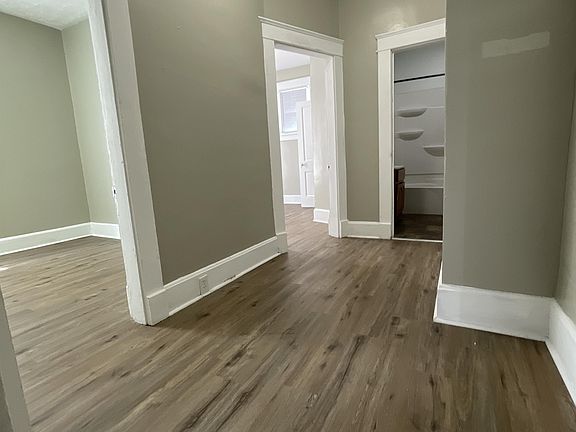 5th image of 415 School St