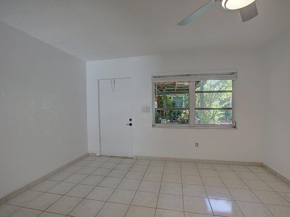 4th image of 5833 Taylor St #B