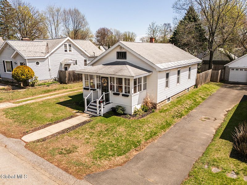 2nd image of 32 Hudson Avenue