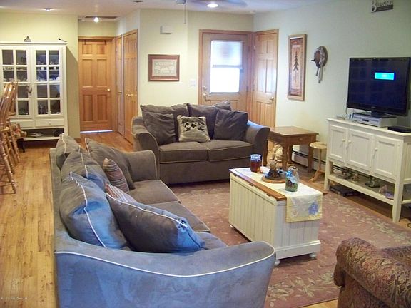 4th image of 61 Edinburgh Dr