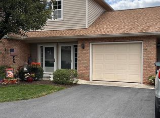 10 Cardinal Way, Fleetwood, PA 19522