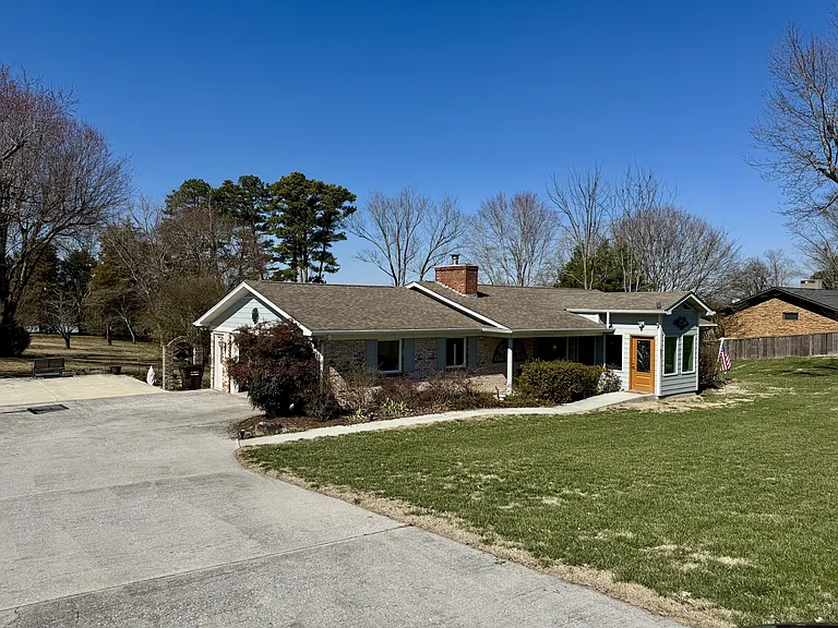 891 Leona Dr — Photo 12