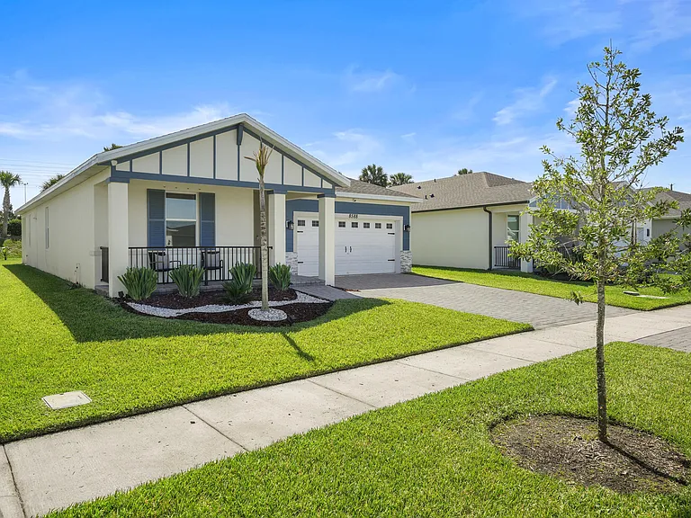 8588 Dahlia Cir — Photo 3