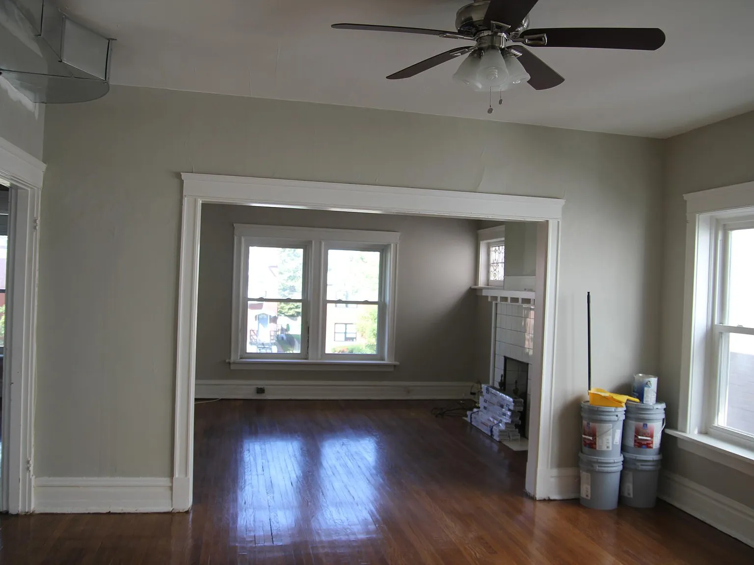 3 bed, 1300 sqft, $1,895 — Photo 2