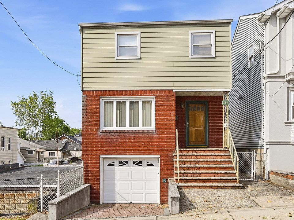 1st image of 136 Poplar St