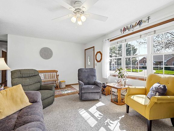 5th image of 124 Winslow Dr