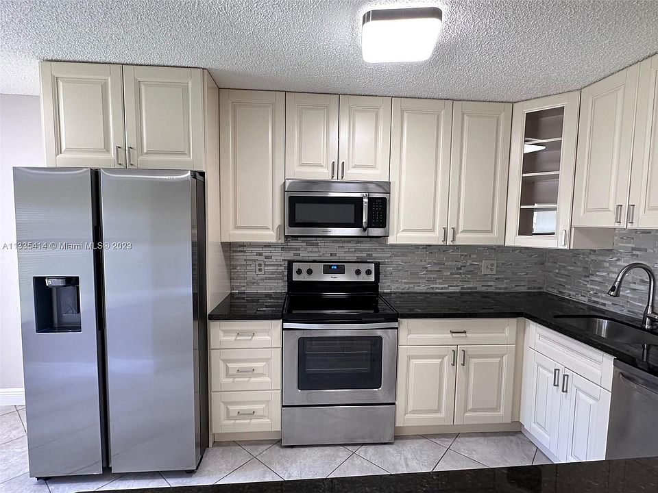 1st image of 5515 Courtyard Dr #5515