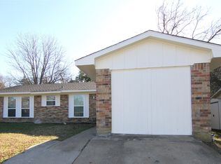 9830 Bluffcreek Dr, Dallas, TX 75227