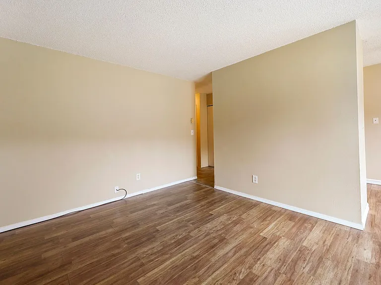 Sandy Terrace Apartments — Photo 8