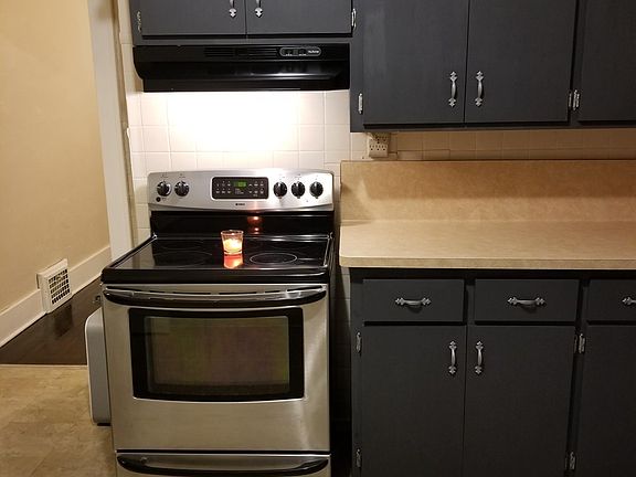 2nd image of 8915 W Greenfield Ave