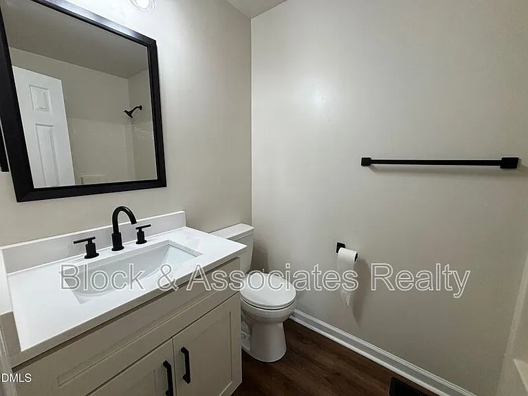 170 Devin Dr — Photo 43