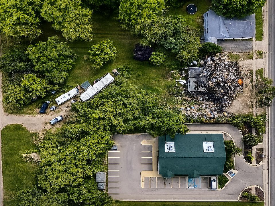 1st image of 335 W Main St