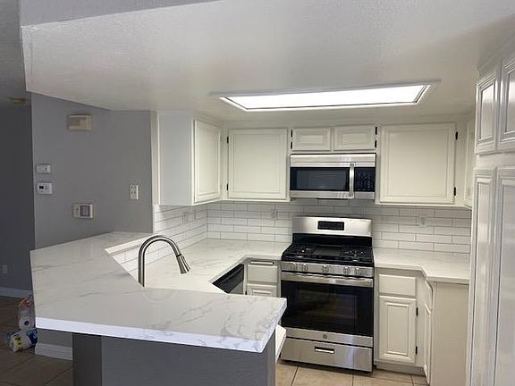 2nd image of 2564 Avenida Del Vis APT 101